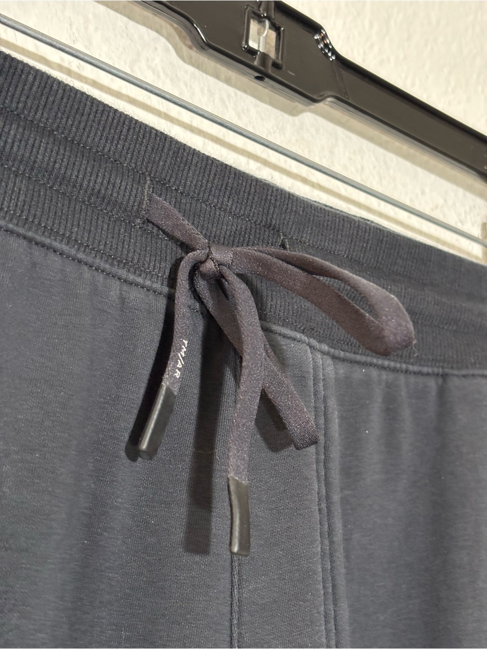 TravisMathew Jogger Pants Size XL Black Drawstring Logo Athletic Golf Pants - Picture 8 of 14